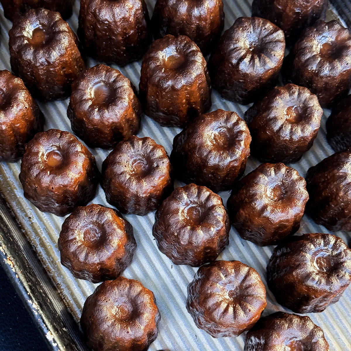 Le Dix Sept Caneles