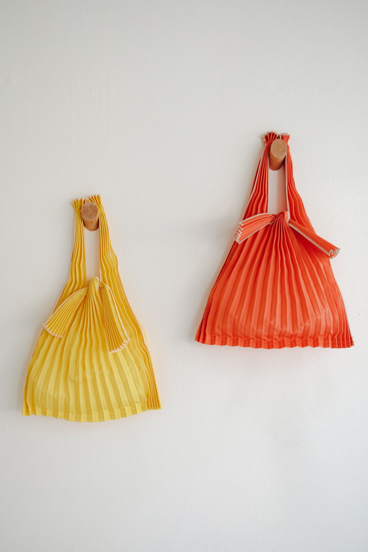 Mini Pleated Pleco Tote Bag - Orange and Yellow