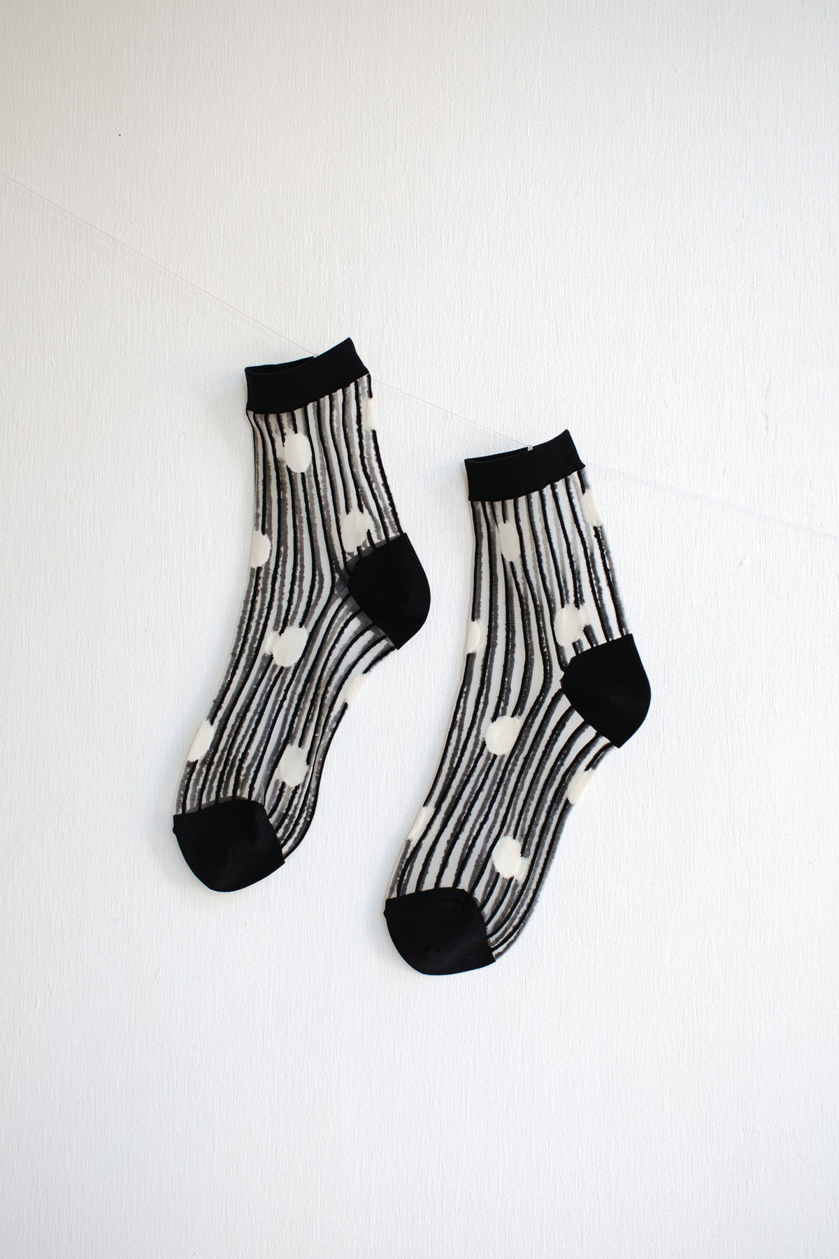 Hansel from Basel Line Dot Sheer Short Crew Socks