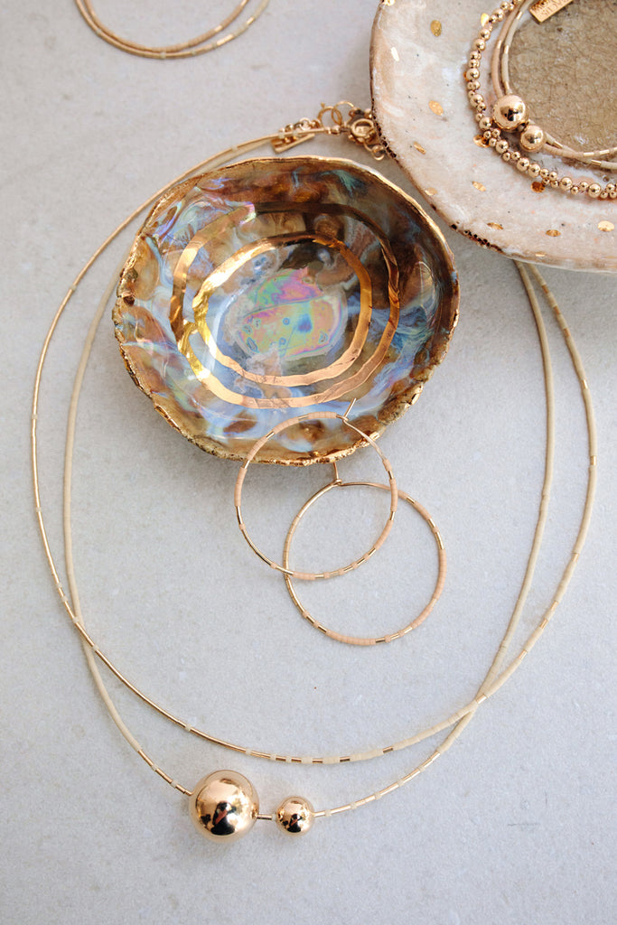 Mimas Necklace, Oyster
