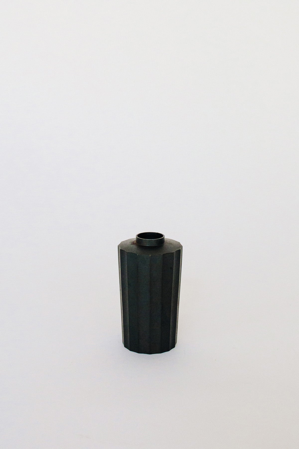 Flower Vase - Blackish Brown Hexadecagon by Nousaku at Abacus Row