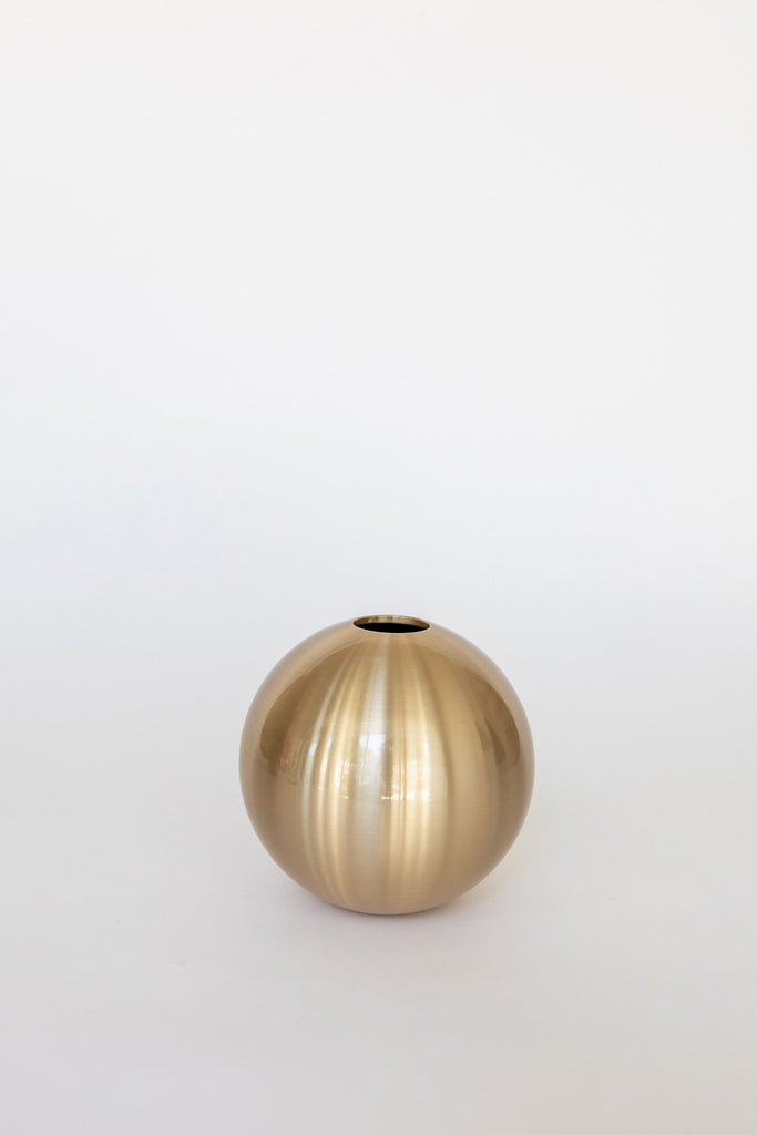 Tama Flower Vase by Nousaku at Abacus Row