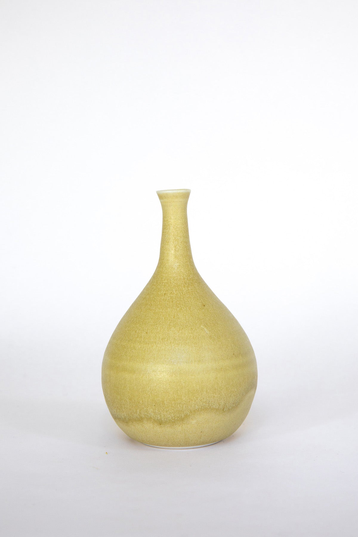 Bud Vase by Vy Voi at Abacus Row