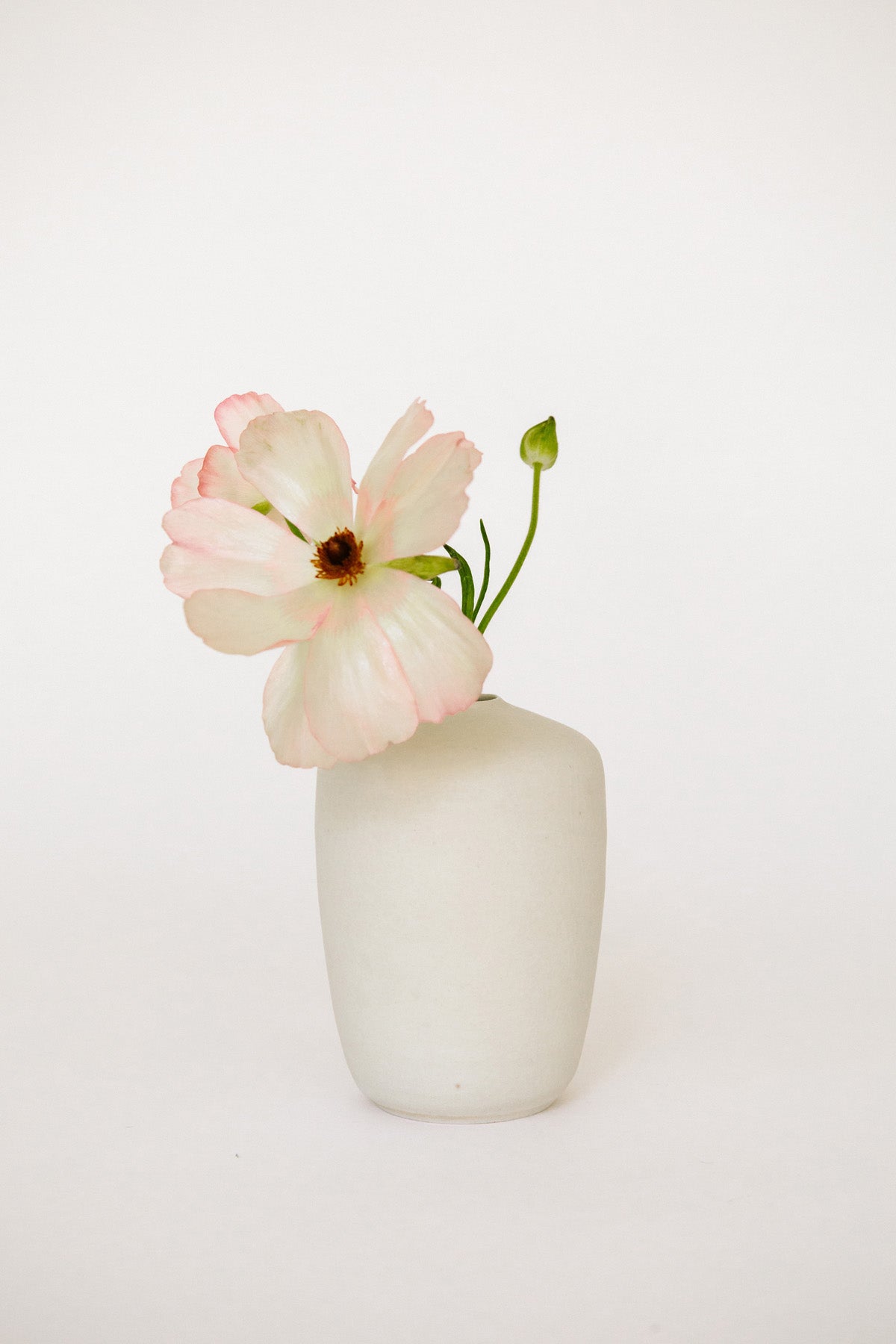 Round Top Bud Vase by Vy Voi at Abacus Row